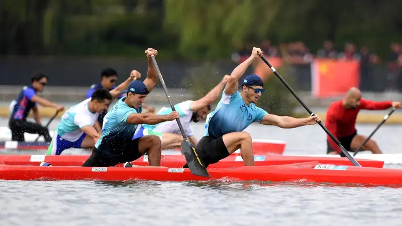 Сергей Емельянов пен Тимур Хайдаров