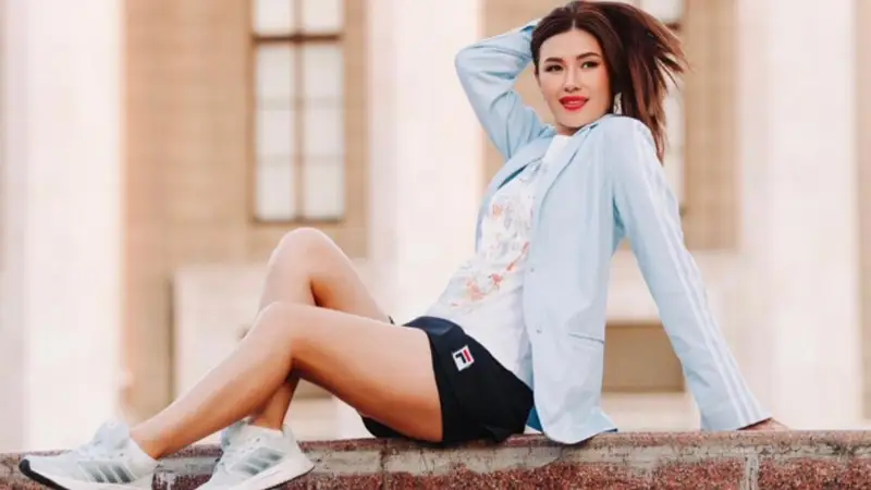 Ер адам шұлық киген аққұба Ер адам шұлық киген аққұба