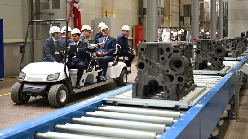 Әлеуметтік желідегі армян әйелдерінің порно видеолары Концерт порно пигги банк сперму ішіндегі