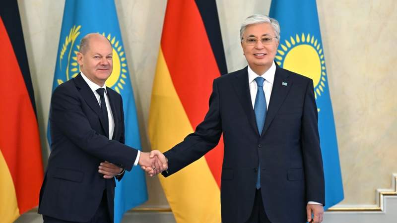 Қасым-Жомарт Тоқаев пен Олаф Шольц шағын құрамда келіссөз жүргізді