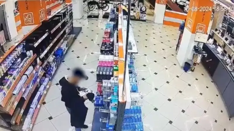 Дүкендегі ұрлық