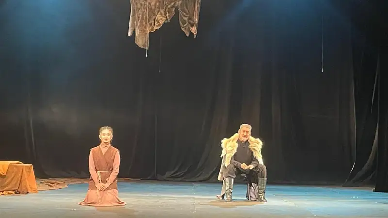 Анасы ұлына сексуалды киінген