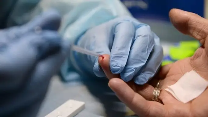 Секс Мен анамның жалаңаш видеосын көрдім