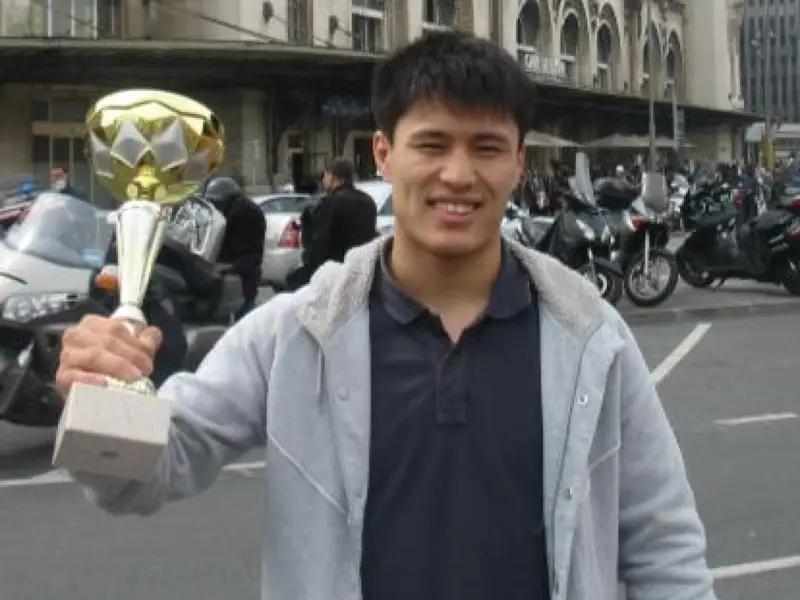 Дамир Исаханов