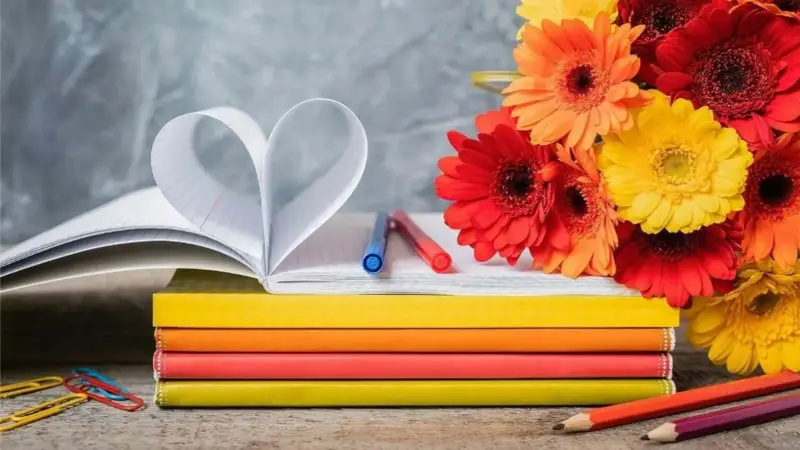 Мұғалімдер