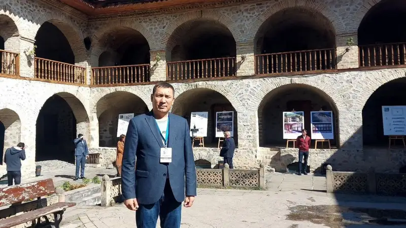 Досым Зікірия