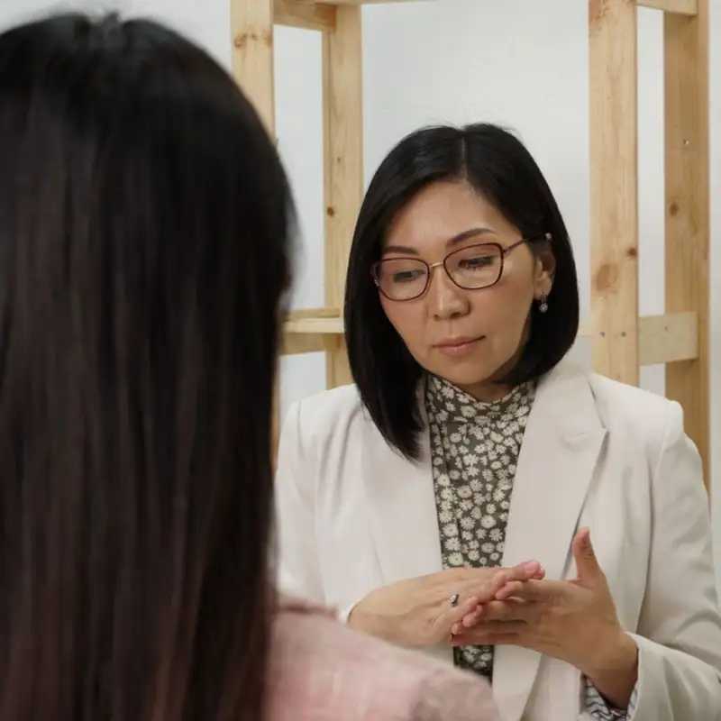 Порно көру: Анасы ұлын көреді