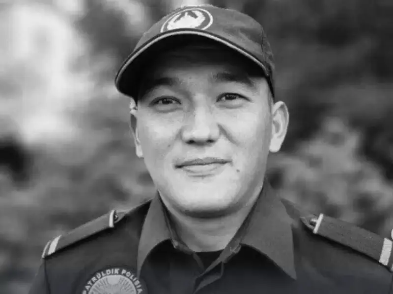 Полиция қызметкері