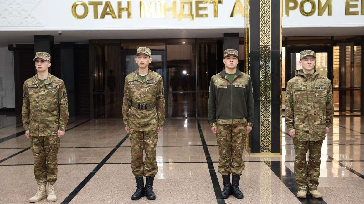 Сарбаздар