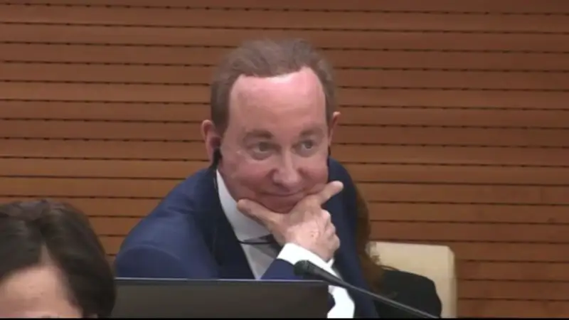 Питер Фостер