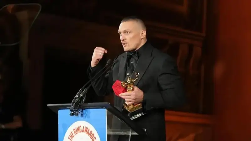  Александр Усик 