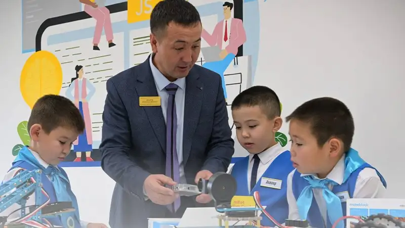 Мектеп оқушылары, робототехника