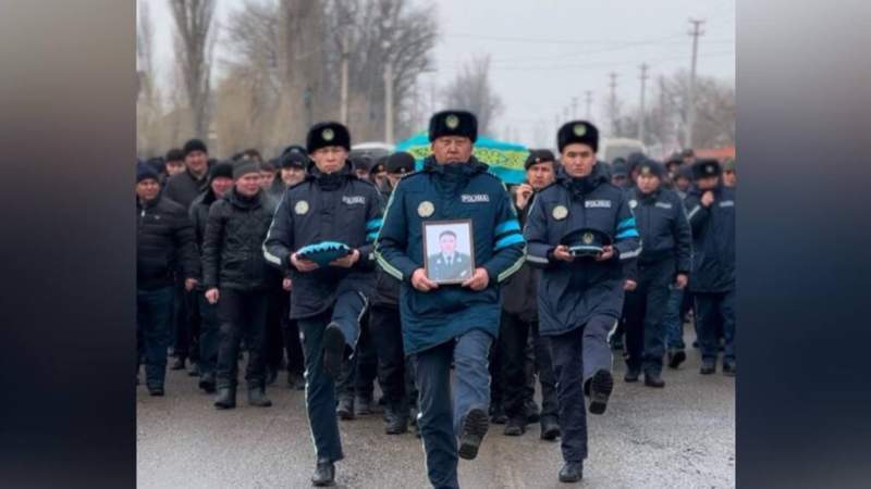 Абай Үшкемпір