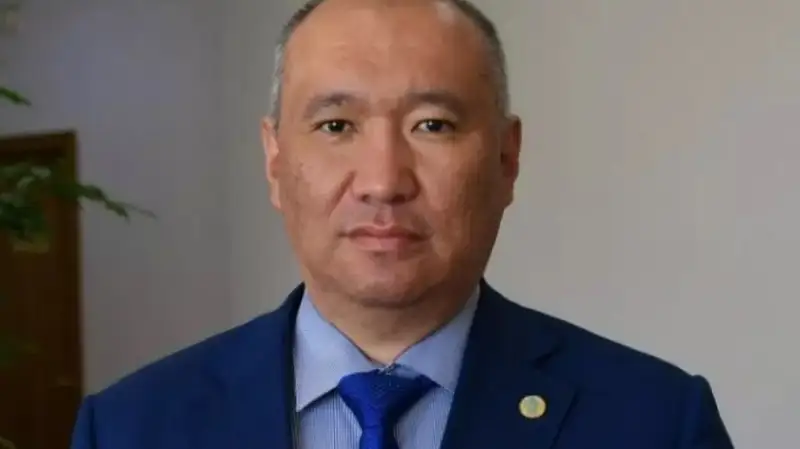  Алмасхан Ахмеджанов 