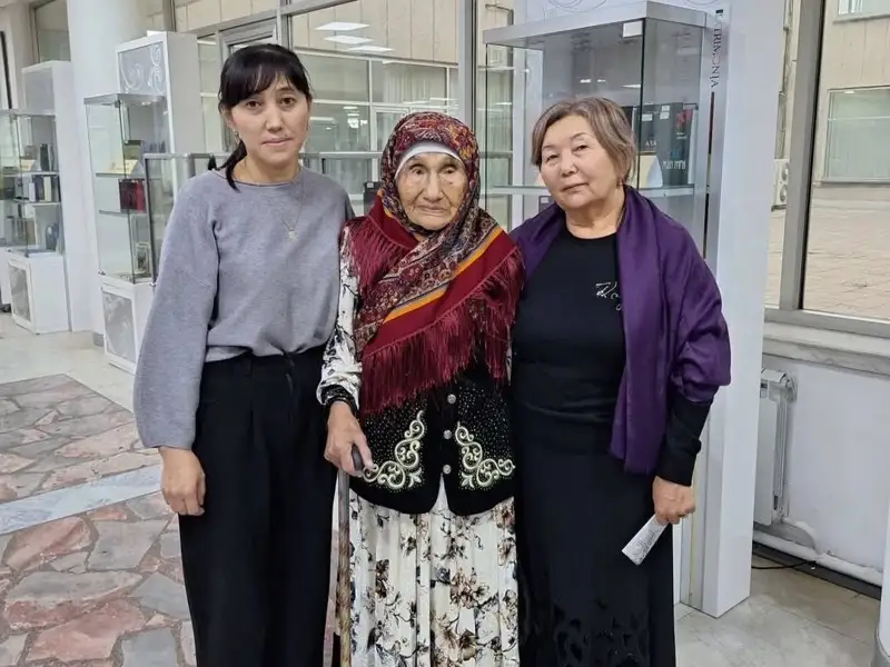 Жалаңаш жапон, қытай, вьетнам әйелдері