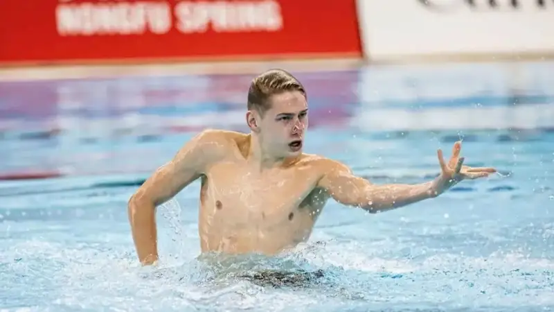 Әртістік жүзу 