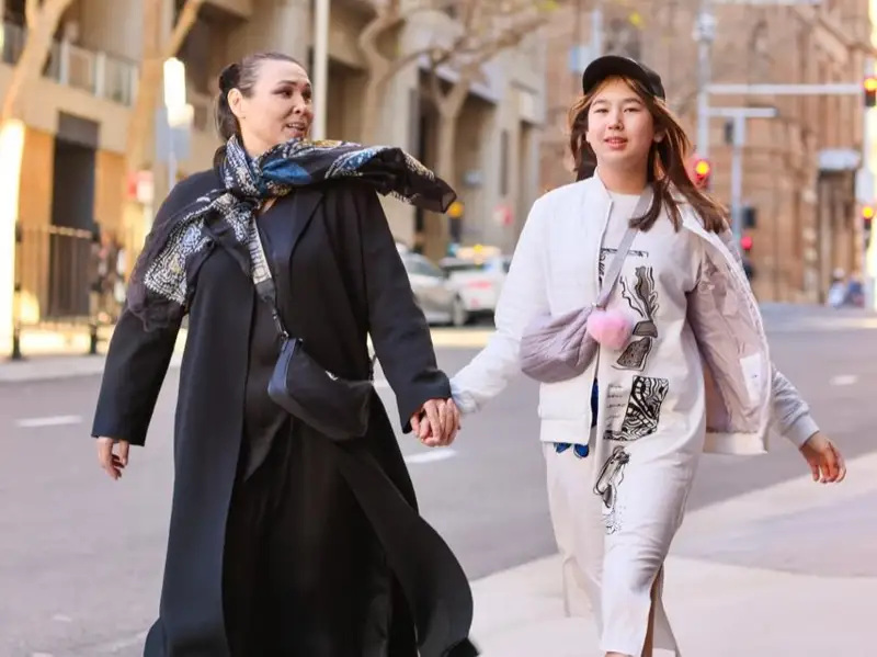 Қыздарда әдемі есектер бар