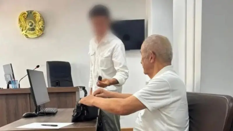 Мұқағали Мақатаевты балағаттаған блогер