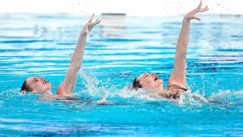 Әртістік жүзу