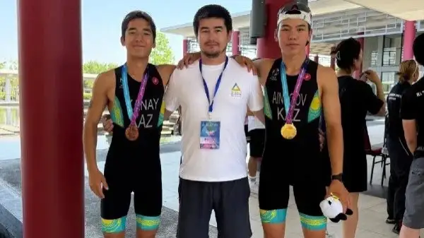 Спортшылар