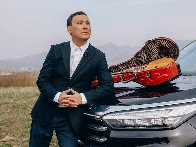 А Е