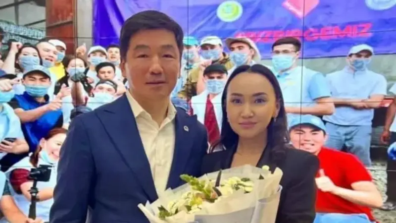 Бауыржан Байбек, Перизат Қайрат