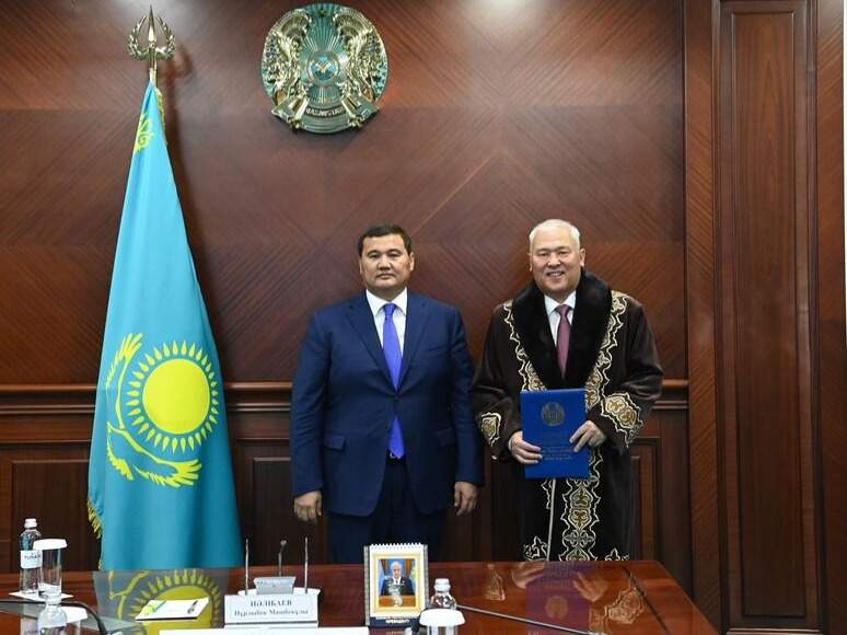 Әкім мен депутат