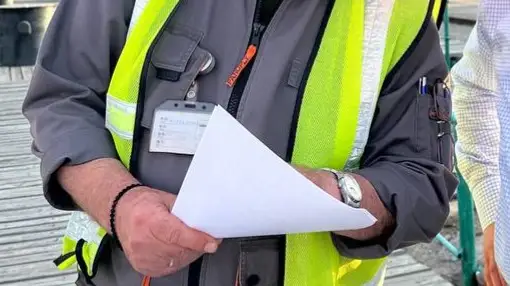 Қызметкерлер