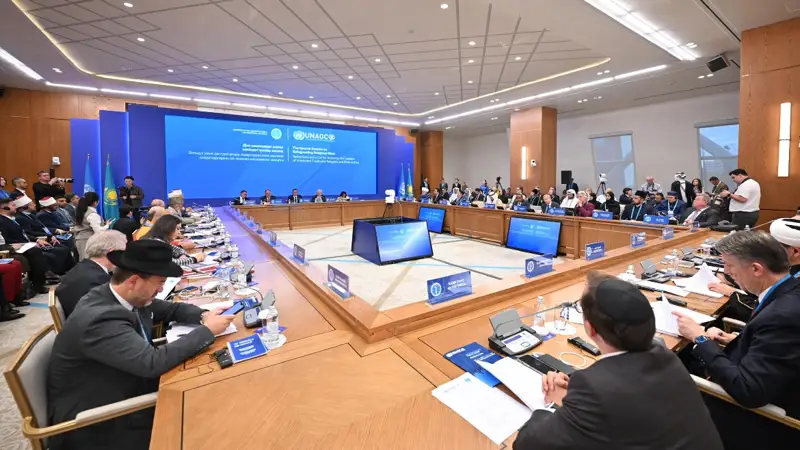 Порно есегін ашады Жыныстық қатынас кезінде адамға кіру