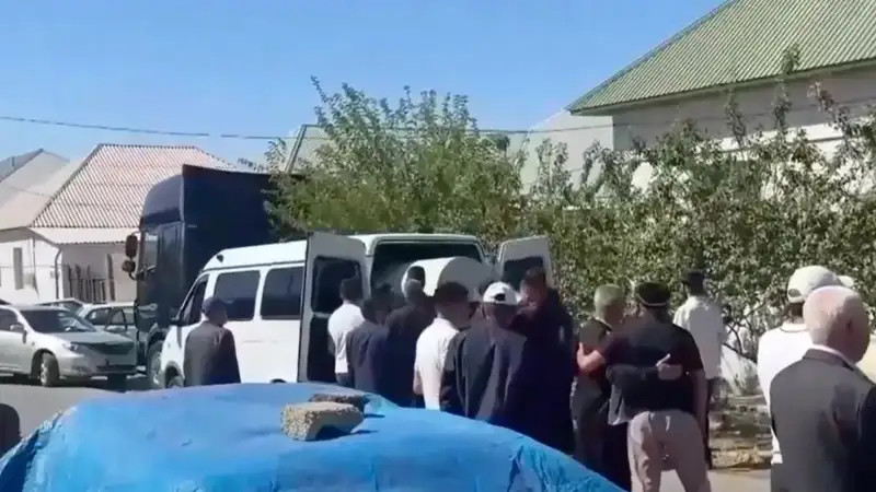 жер қойнына тапсырылды 