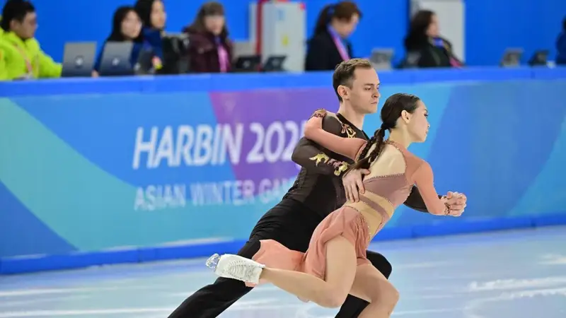 Мәнерлеп сырғанаушылар