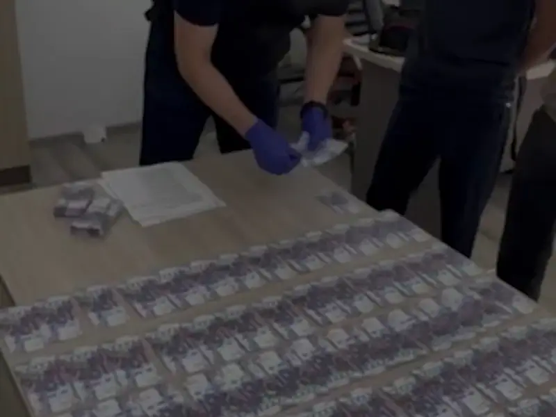 Әлеуметтік желідегі бетіндегі сперма фотосуреттері