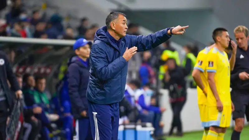 Жалаңаш жүзу спортшыларының суреттері Дик үлкен киска