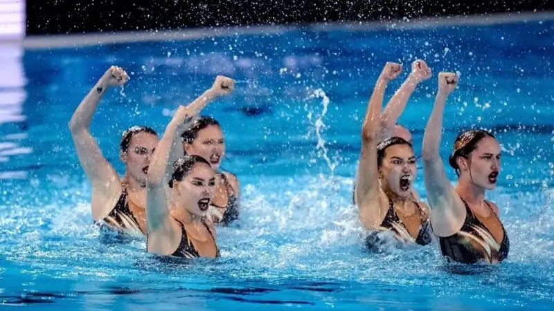 Әртістік жүзу