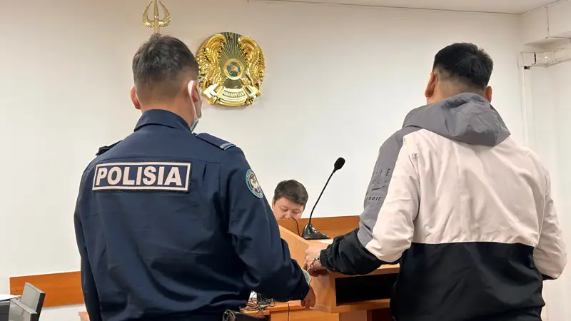 Әнші Максим топтық сексті жақсы көреді.