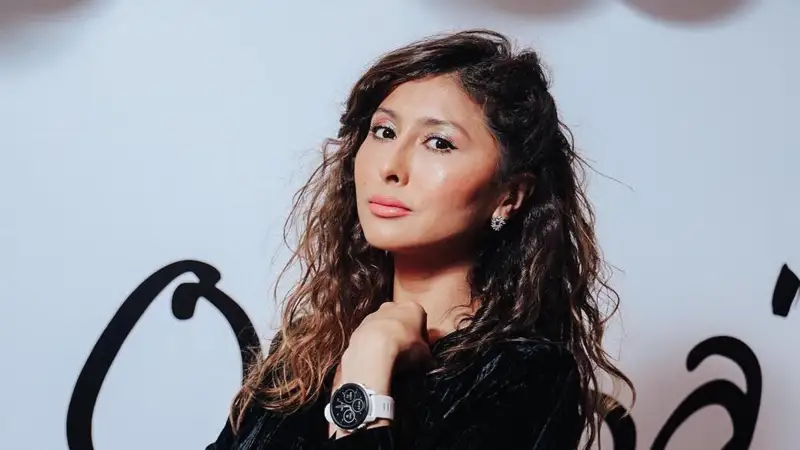 Сексуалдық анал «Кәрі ханымдар лесбиянки» фильмін көріңіз.