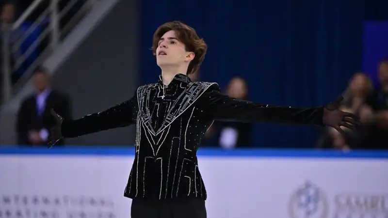 Мәнерлеп сырғанаудағы әйел эротикасы