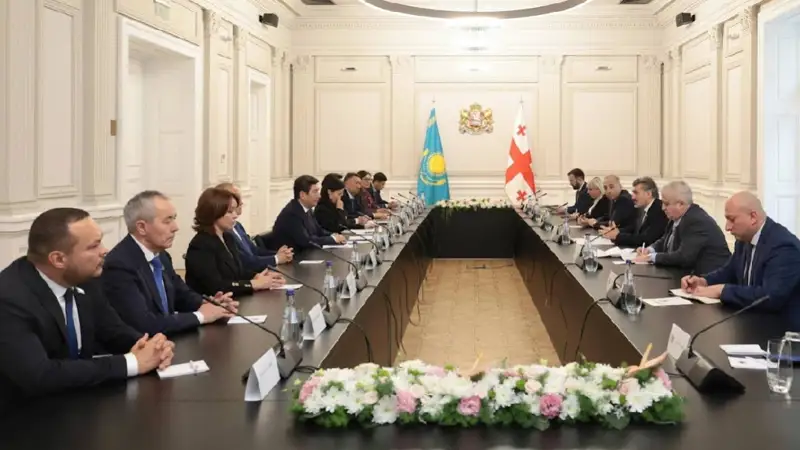 Үлкен мүшесі в жопу в жақсы сапада