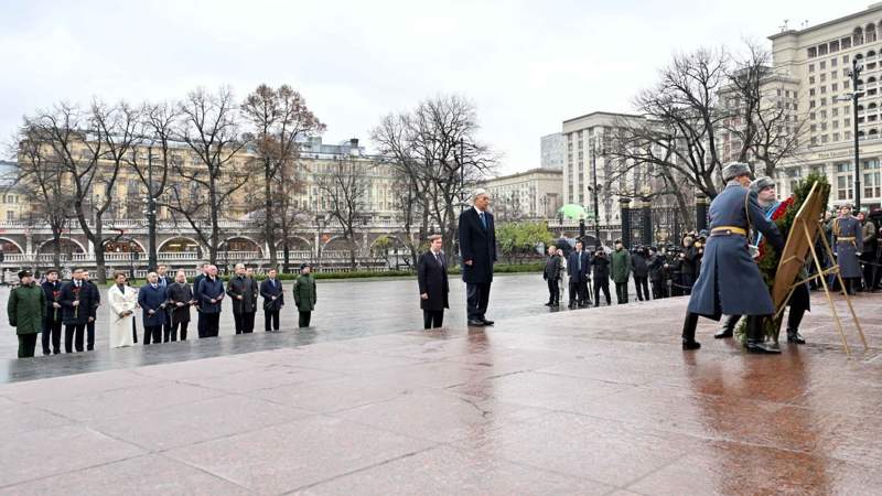 Тоқаев гүл шоғын қою рәсімінде Мәскеу