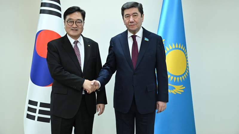 Мәжілістің Баспасөз қызметі. Суретті түсірген Ж. Жұмабеков Мәжілістің Баспасөз қызметі. Суретті түсірген Ж. Жұмабеков