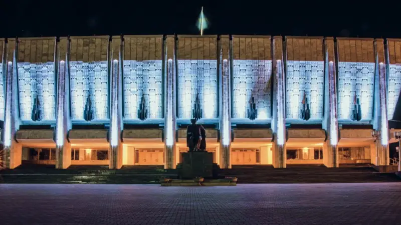 Әуезов театры