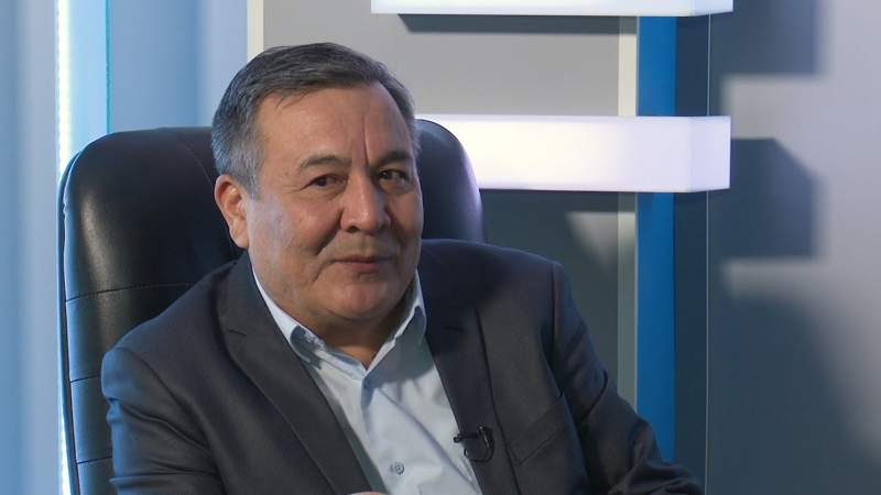 Дос Көшім Саясаттанушы