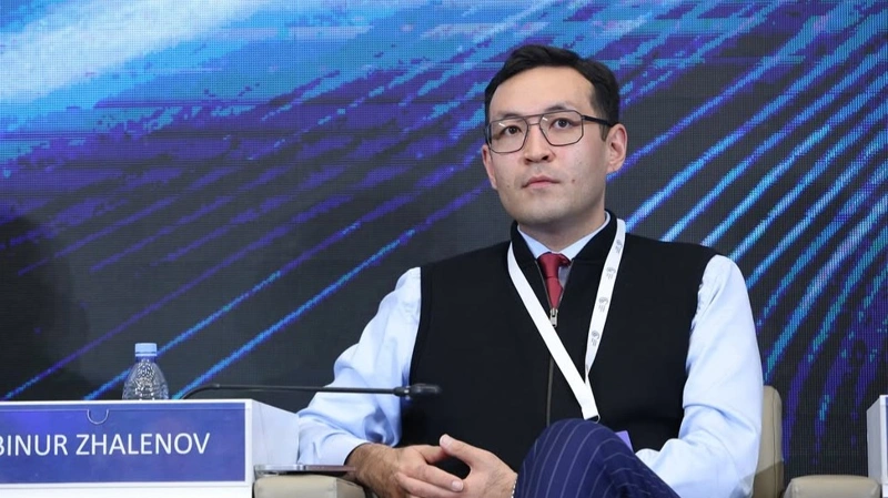 Бинұр Жәленов
