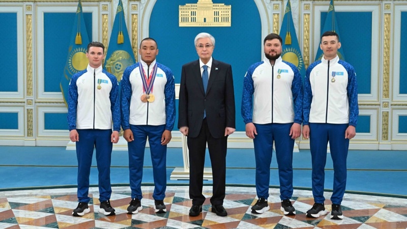 Тоқаев және параспортшылар Тоқаев және параспортшылар