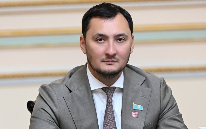 Бейбіт Құсайынов