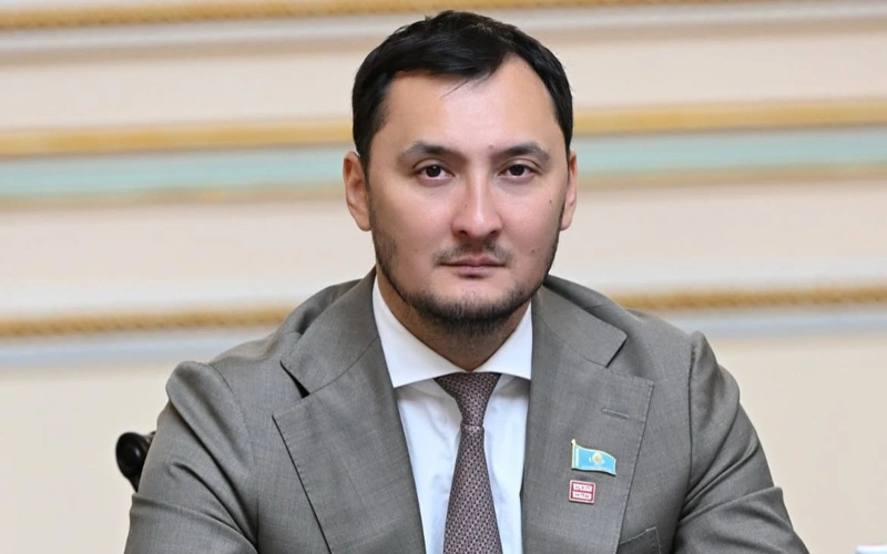Бейбіт Құсайынов