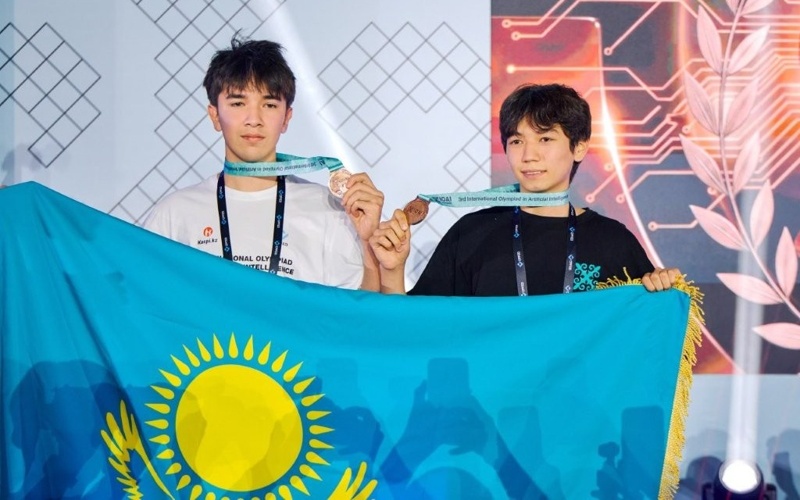 Ұлықбек Османов пен Жәнібек Қасымхан, IOAI 2026 қола жүлдегерлері