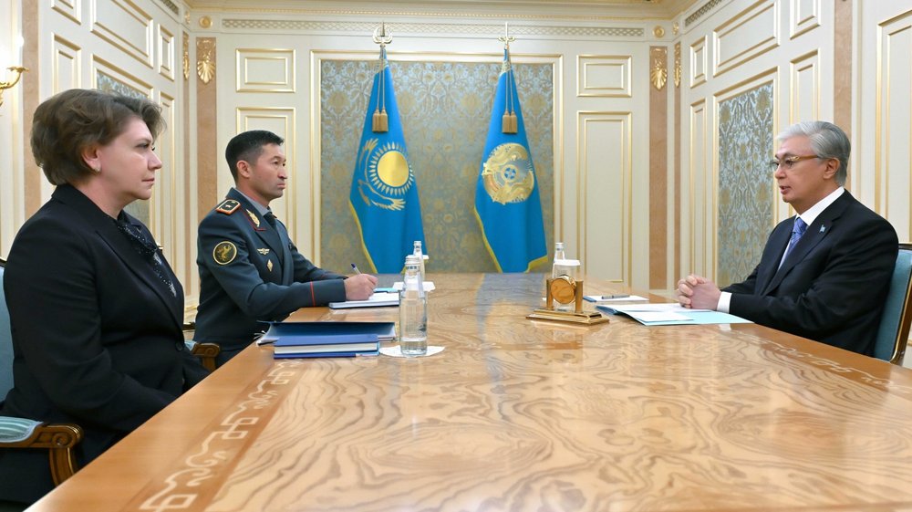 Тоқаев, Омарбеков, Савельева